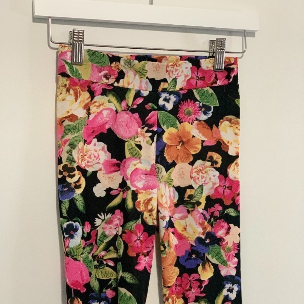 BEAUTIFUL Vintage Red Tipped Rose Yoga Leggings, High Waist Hand Sewn Roses | St - Picture 6 of 7